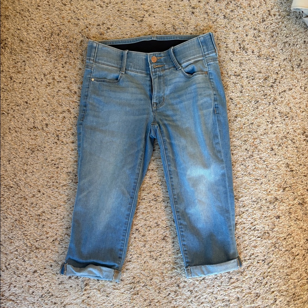 Apt 9 Capris